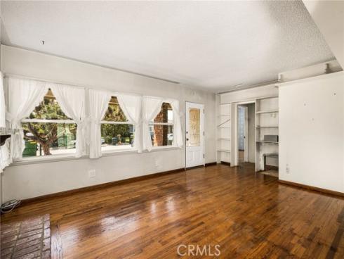 2687  Riverside  , Costa Mesa, CA