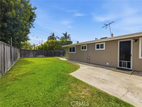 2128  College  , Costa Mesa, CA