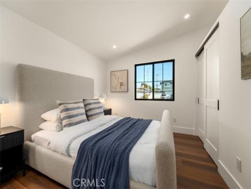 236 Wake Forest , Costa Mesa, CA