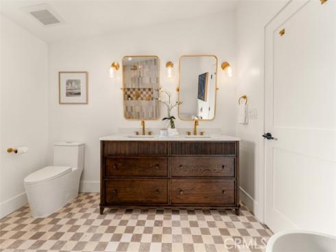 236 Wake Forest , Costa Mesa, CA