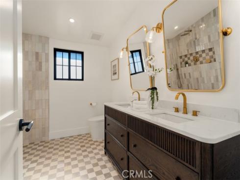 236 Wake Forest , Costa Mesa, CA