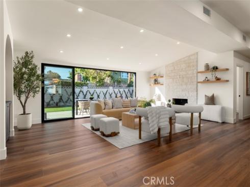 236 Wake Forest , Costa Mesa, CA
