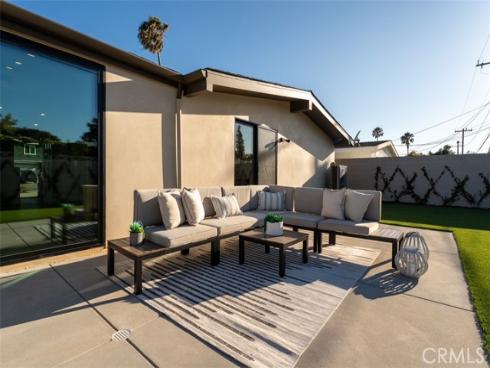 236 Wake Forest , Costa Mesa, CA