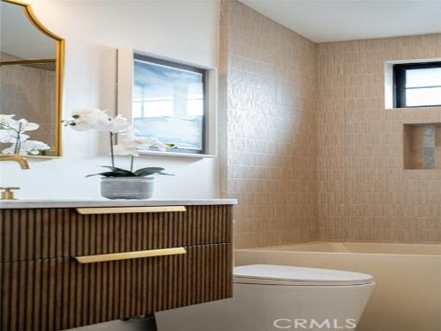 236 Wake Forest , Costa Mesa, CA
