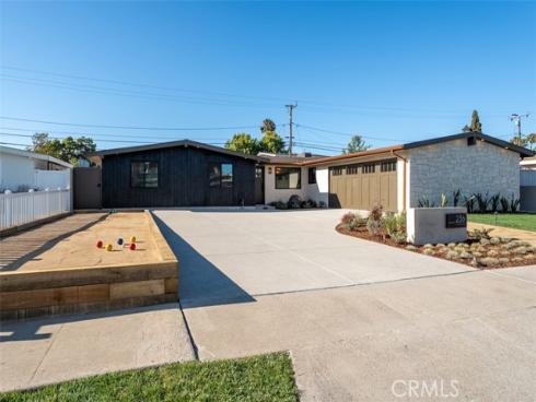 236 Wake Forest , Costa Mesa, CA
