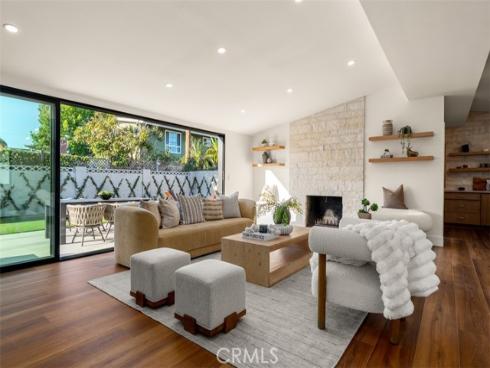 236 Wake Forest , Costa Mesa, CA