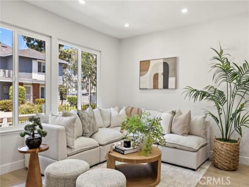 108 Danbury , Costa Mesa, CA