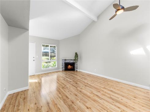 345 University F6 , Costa Mesa, CA