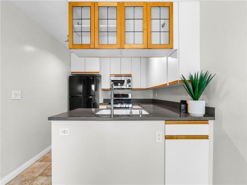 345 University F6 , Costa Mesa, CA