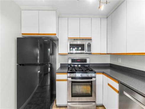 345 University F6 , Costa Mesa, CA