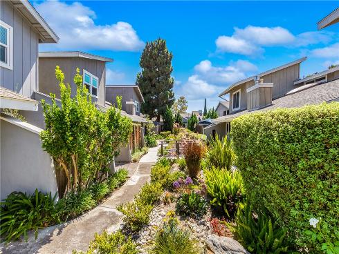 345 University F6 , Costa Mesa, CA