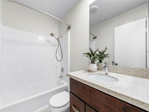 345 University F6 , Costa Mesa, CA
