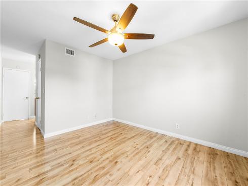345 University F6 , Costa Mesa, CA