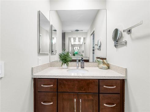 345 University F6 , Costa Mesa, CA