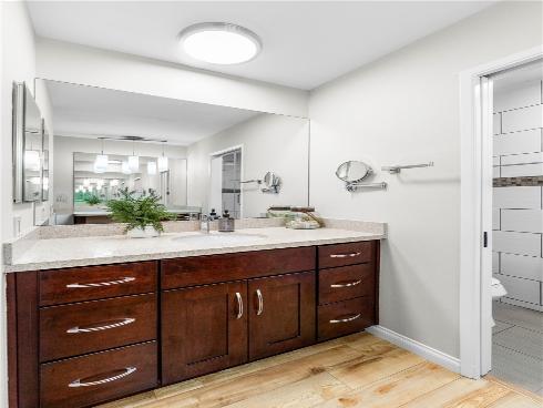 345 University F6 , Costa Mesa, CA