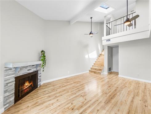345 University F6 , Costa Mesa, CA