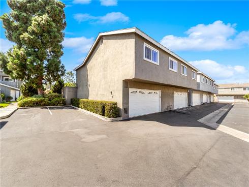 345 University F6 , Costa Mesa, CA
