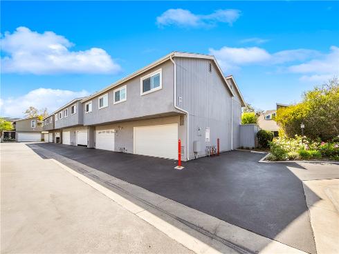 345  University  F6 , Costa Mesa, CA