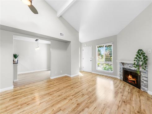 345 University F6 , Costa Mesa, CA