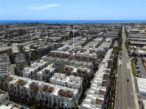 1675 Grand View