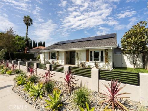 226 Santa Isabel Ave , Costa Mesa, CA
