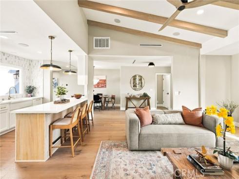 226 Santa Isabel Ave , Costa Mesa, CA