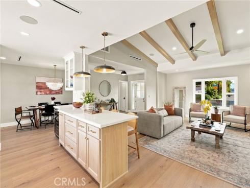 226 Santa Isabel Ave , Costa Mesa, CA