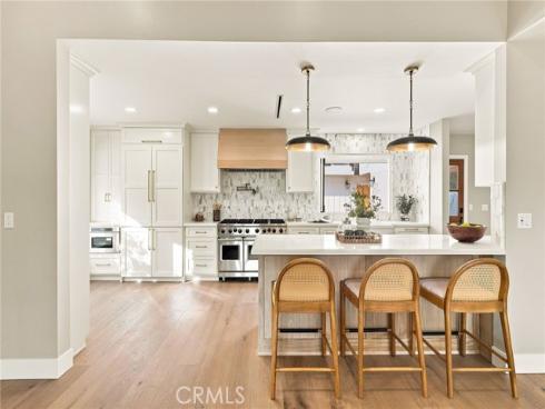 226 Santa Isabel Ave , Costa Mesa, CA