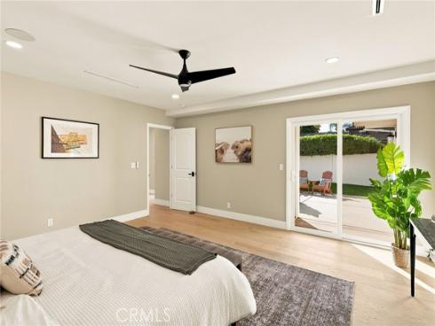 226 Santa Isabel Ave , Costa Mesa, CA