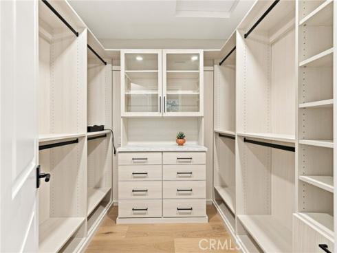 226 Santa Isabel Ave , Costa Mesa, CA