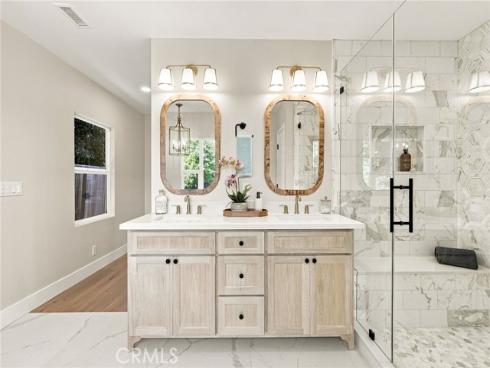 226 Santa Isabel Ave , Costa Mesa, CA