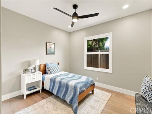 226 Santa Isabel Ave , Costa Mesa, CA