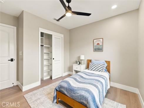 226 Santa Isabel Ave , Costa Mesa, CA