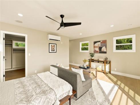 226 Santa Isabel Ave , Costa Mesa, CA