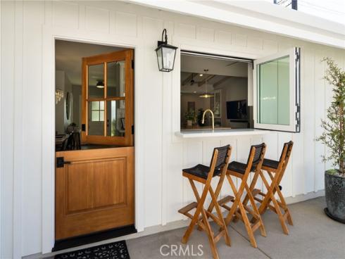 226 Santa Isabel Ave , Costa Mesa, CA