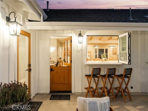 226 Santa Isabel Ave , Costa Mesa, CA