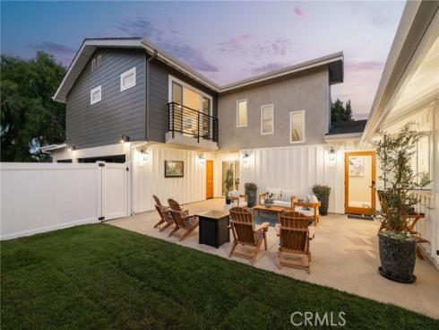 226 Santa Isabel Ave , Costa Mesa, CA