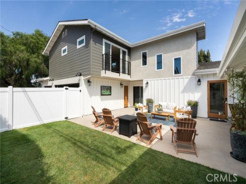 226 Santa Isabel Ave , Costa Mesa, CA