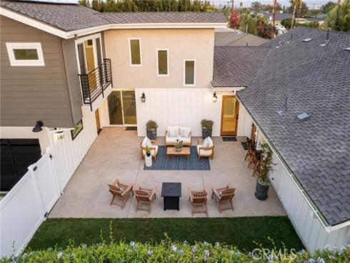 226 Santa Isabel Ave , Costa Mesa, CA