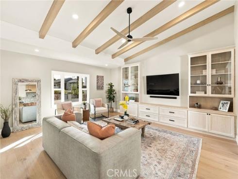 226 Santa Isabel Ave , Costa Mesa, CA