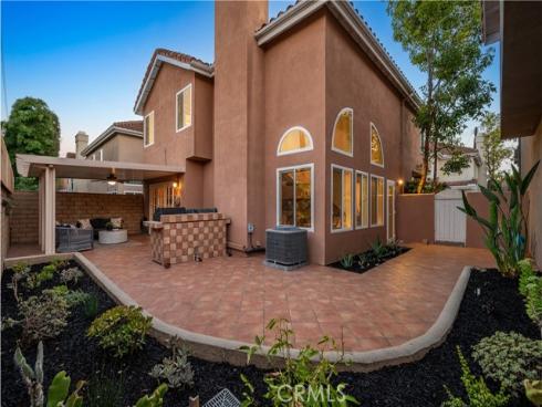 208 Calabria Court, Costa Mesa, CA