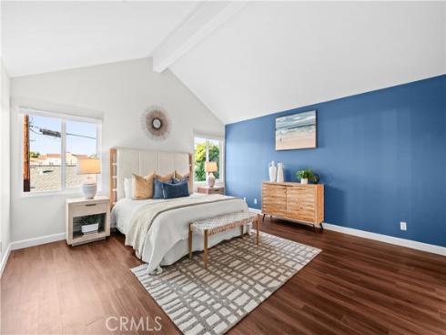 208 Calabria Court, Costa Mesa, CA