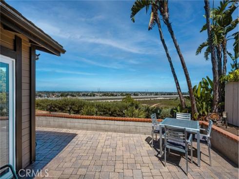 2175 Pacific Avenue D6 , Costa Mesa, CA