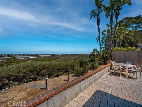 2175 Pacific Avenue D6 , Costa Mesa, CA