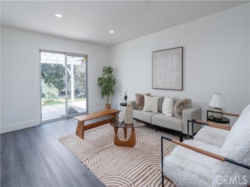 3062 Johnson Avenue, Costa Mesa, CA