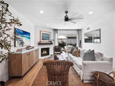 1741 Tustin 14D Avenue, Costa Mesa, CA