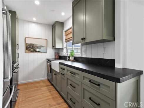 1741 Tustin 14D Avenue, Costa Mesa, CA