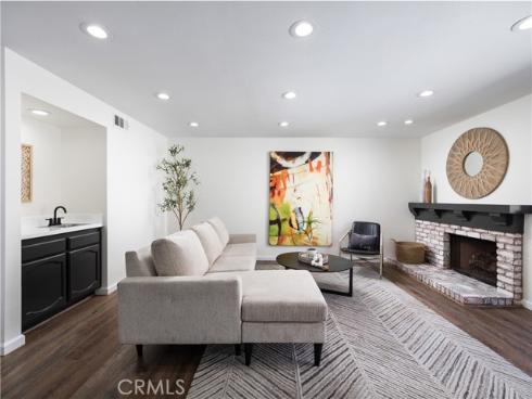 212 Mayfair , Costa Mesa, CA