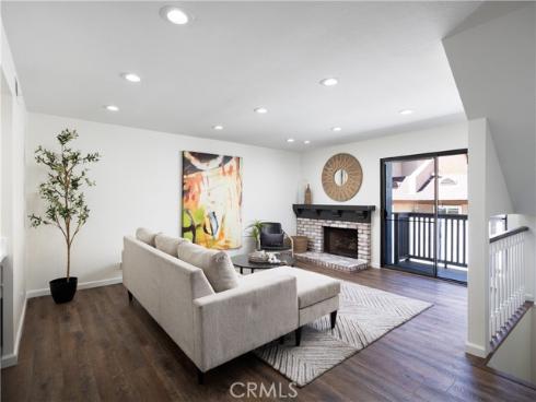 212 Mayfair , Costa Mesa, CA