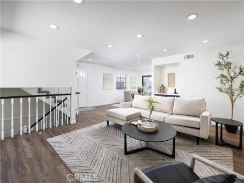 212 Mayfair , Costa Mesa, CA